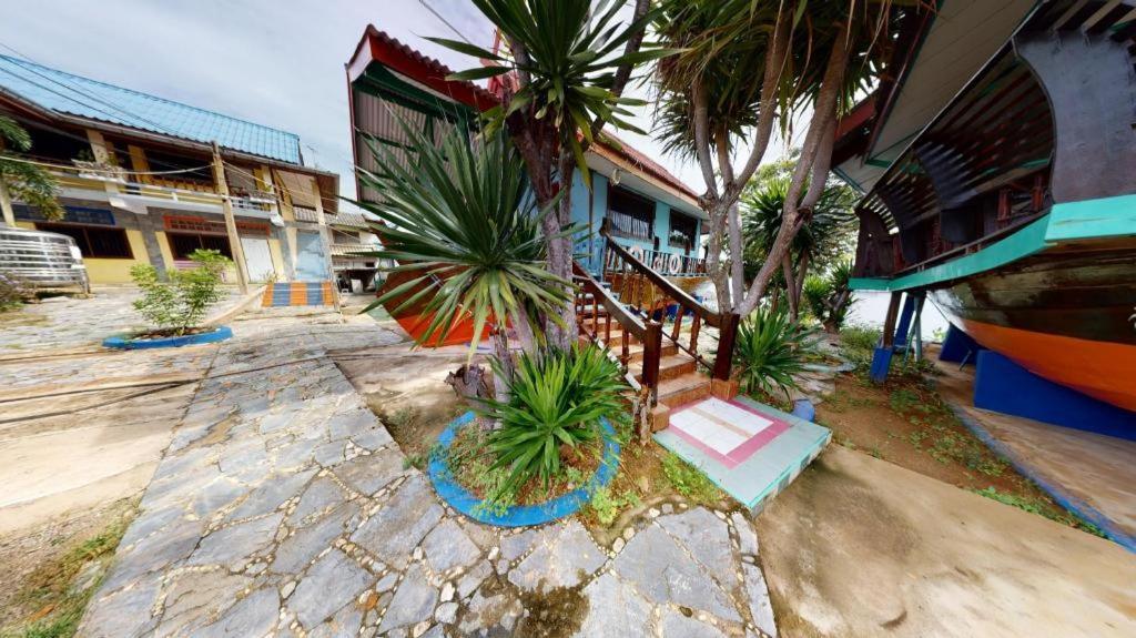 Rimtalay Resort Koh Si Chang Exterior foto